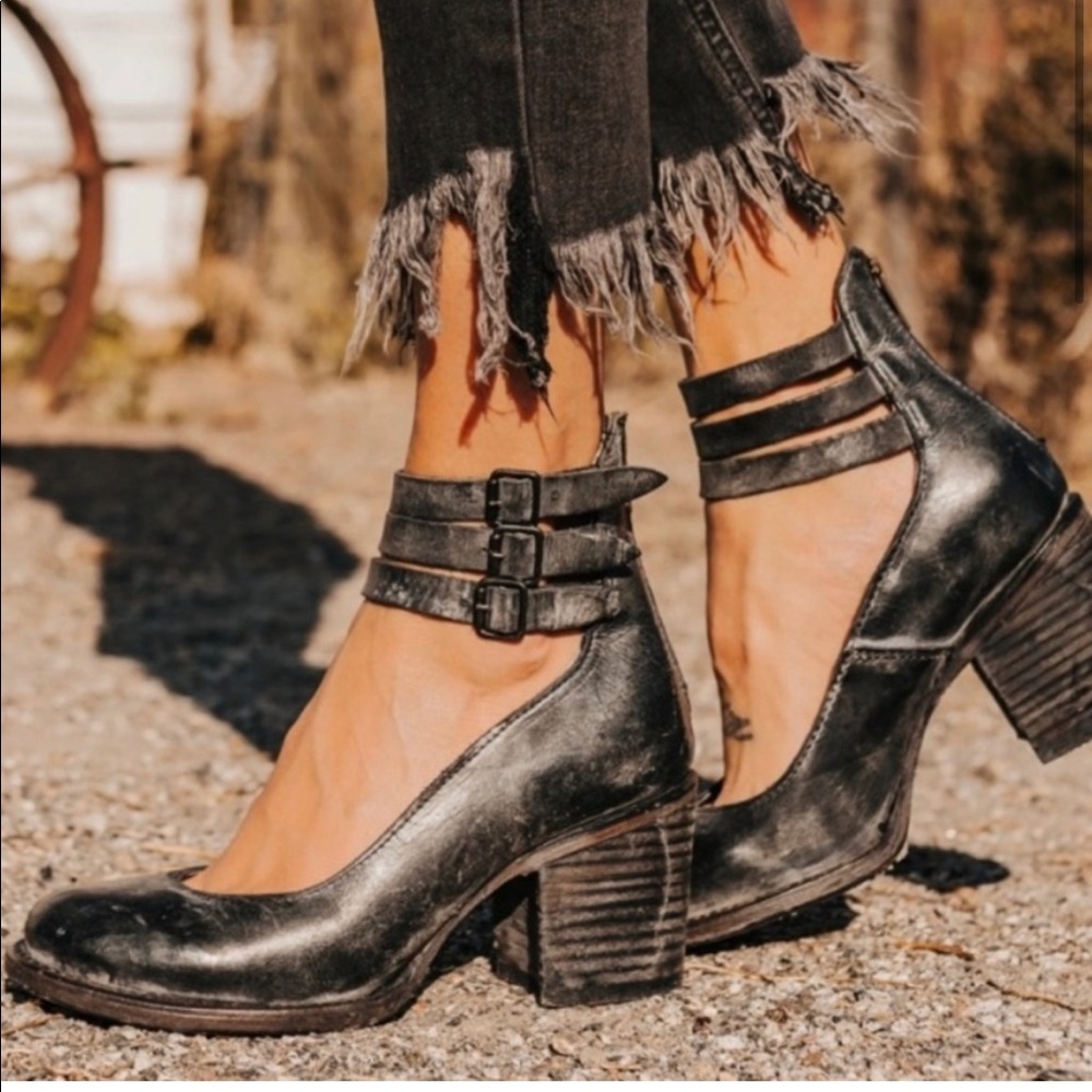 Freebird by Steven Randi Black Distressed Leather Ankle Strap Heels - sz 6